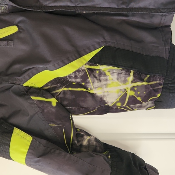 Kids Black and Green Hooded Puffer Jacket - Picture 4 of 5